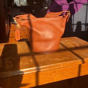 ✨1997 BRAND NEW COACH BUCKET BAG✨